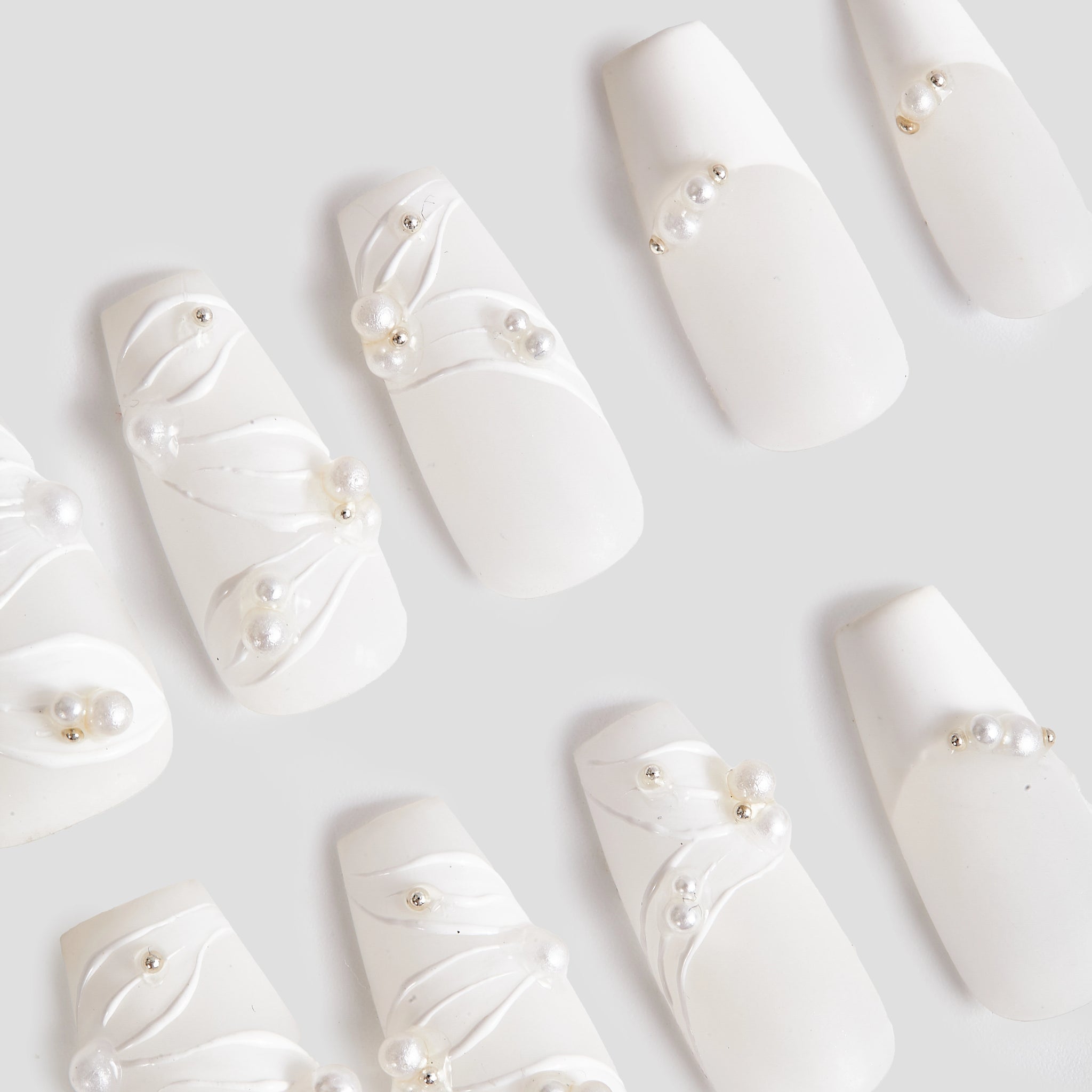 Blanche (White)